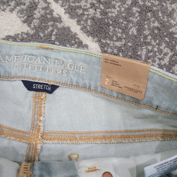 American eagle nwt Womens size 2 midi jean shorts - Picture 3 of 5